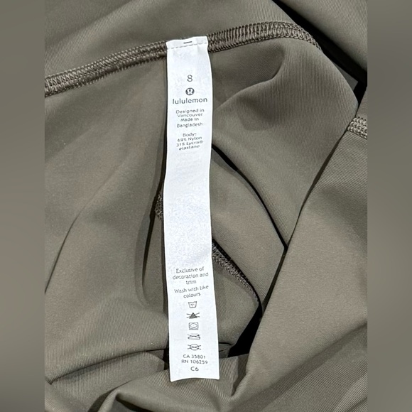 LULULEMON WUNDER UNDER CAPRI - Picture 4 of 5